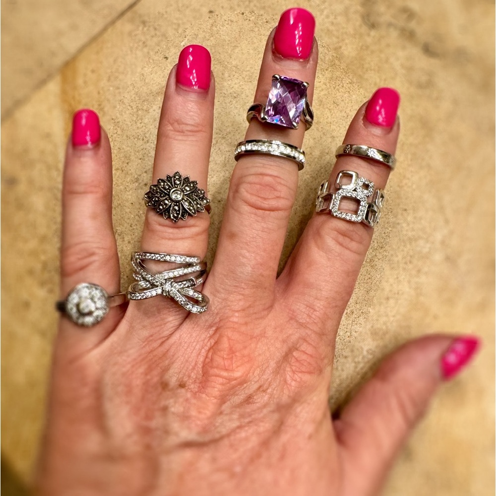 Lot of 7 rings